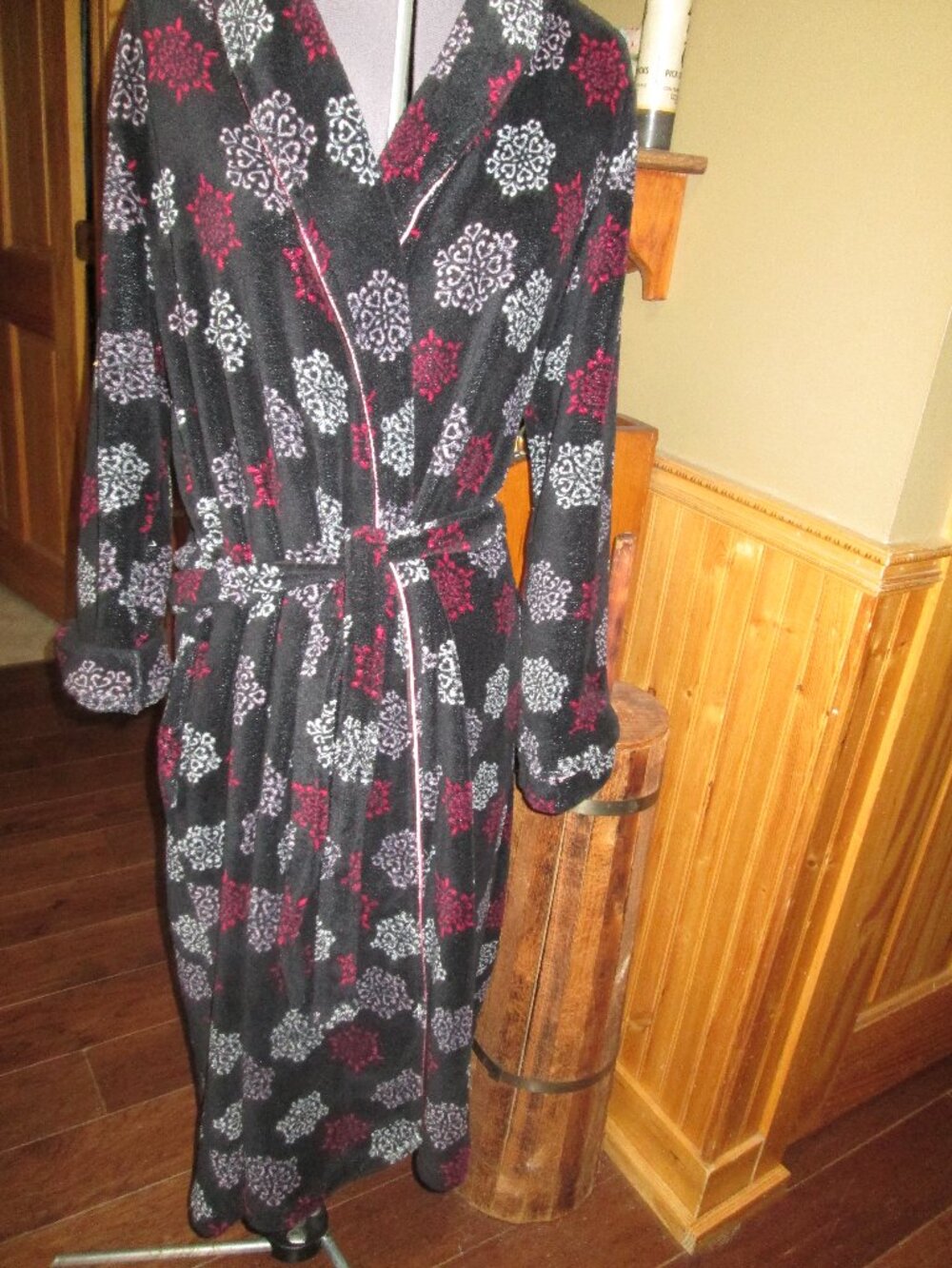 BOho Laura Ashley plush robe black red bold floral pink trim long warm L.Xl
